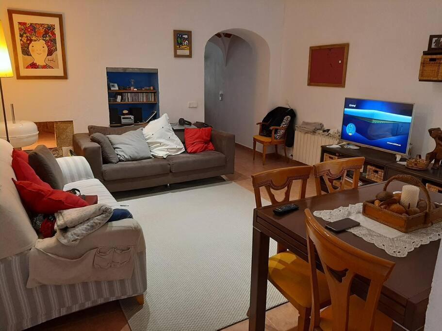 Preciosa Casa De 2 Pisos A 50 Metros De La Playa Villa Canet De Mar Bagian luar foto