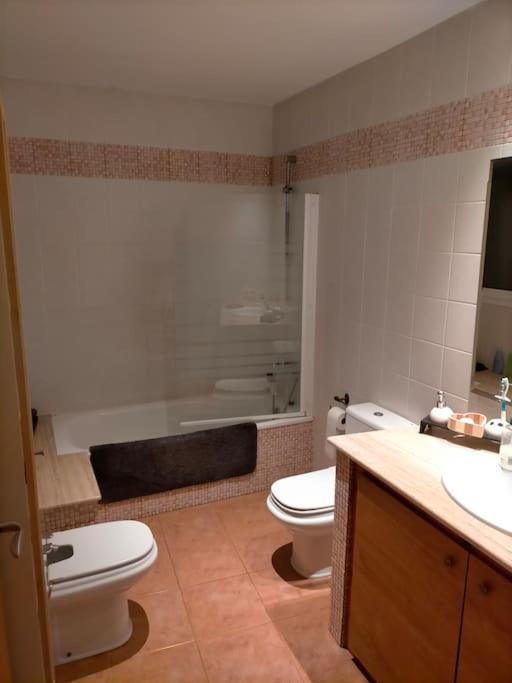 Preciosa Casa De 2 Pisos A 50 Metros De La Playa Villa Canet De Mar Bagian luar foto