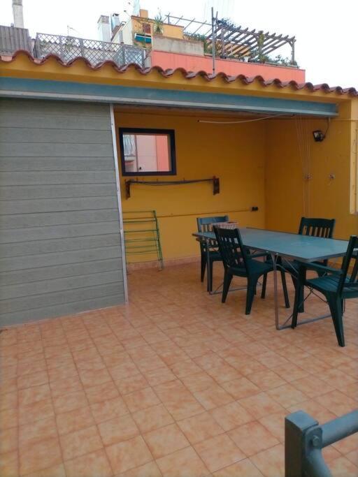 Preciosa Casa De 2 Pisos A 50 Metros De La Playa Villa Canet De Mar Bagian luar foto